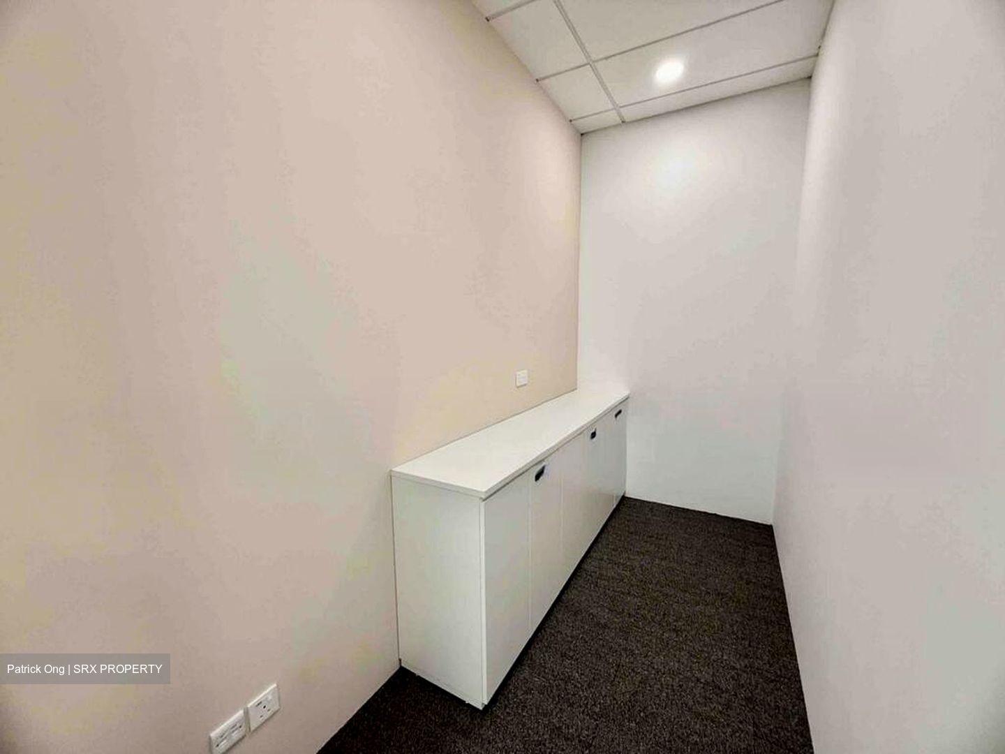 Oue Downtown (D1), Office #568708421